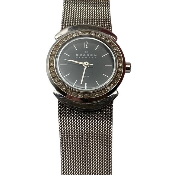 Skagen Denmark Women's All Steel Watch 25mm New Battery - Adjustable Band - Picture 1 of 7
